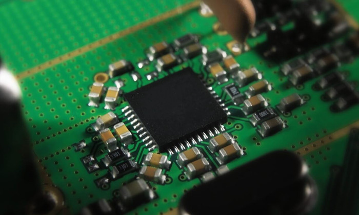 收購—RENESAS—模擬產(chǎn)品：電力線通信 (PLC)、放大器、開關(guān)和多路復(fù)用器